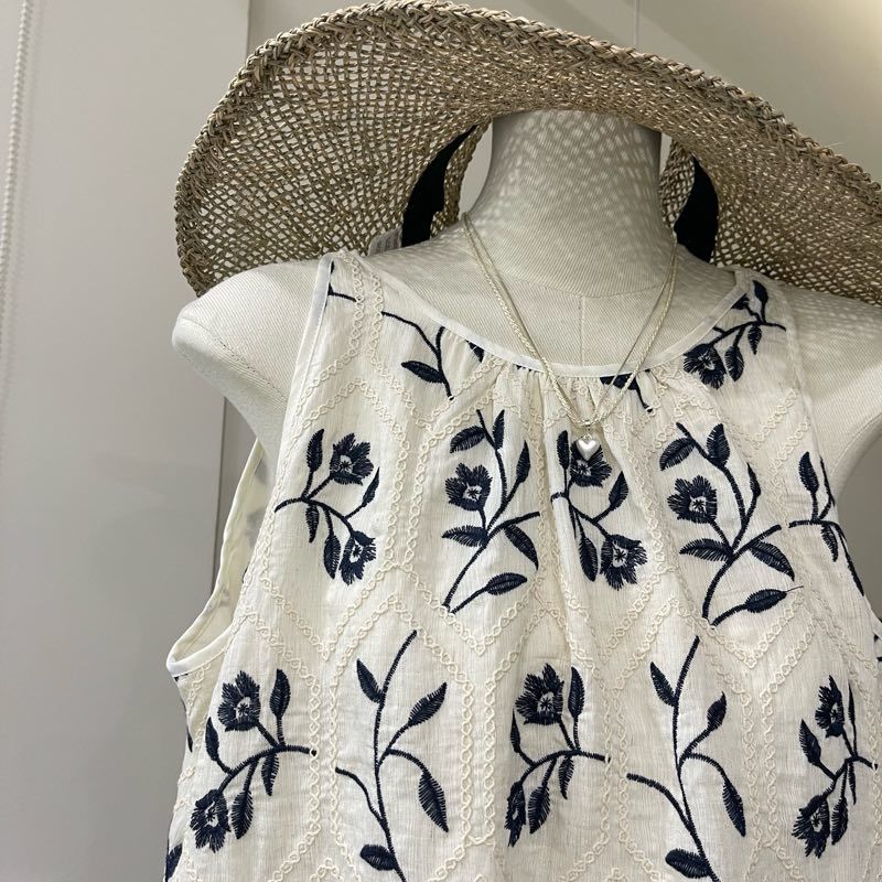 SYsYouthfully O ネック刺繍クロシェフラワーシ - Embroidery Cotton Shirt のレビューと価格